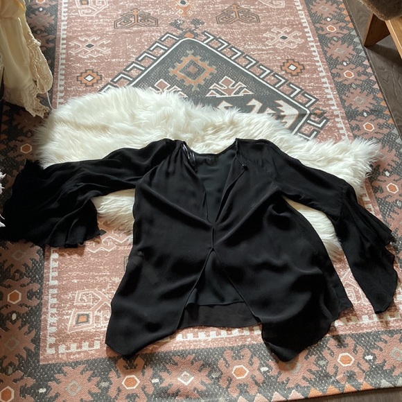 This is a Zara woman black blouse - Picture 2 of 2